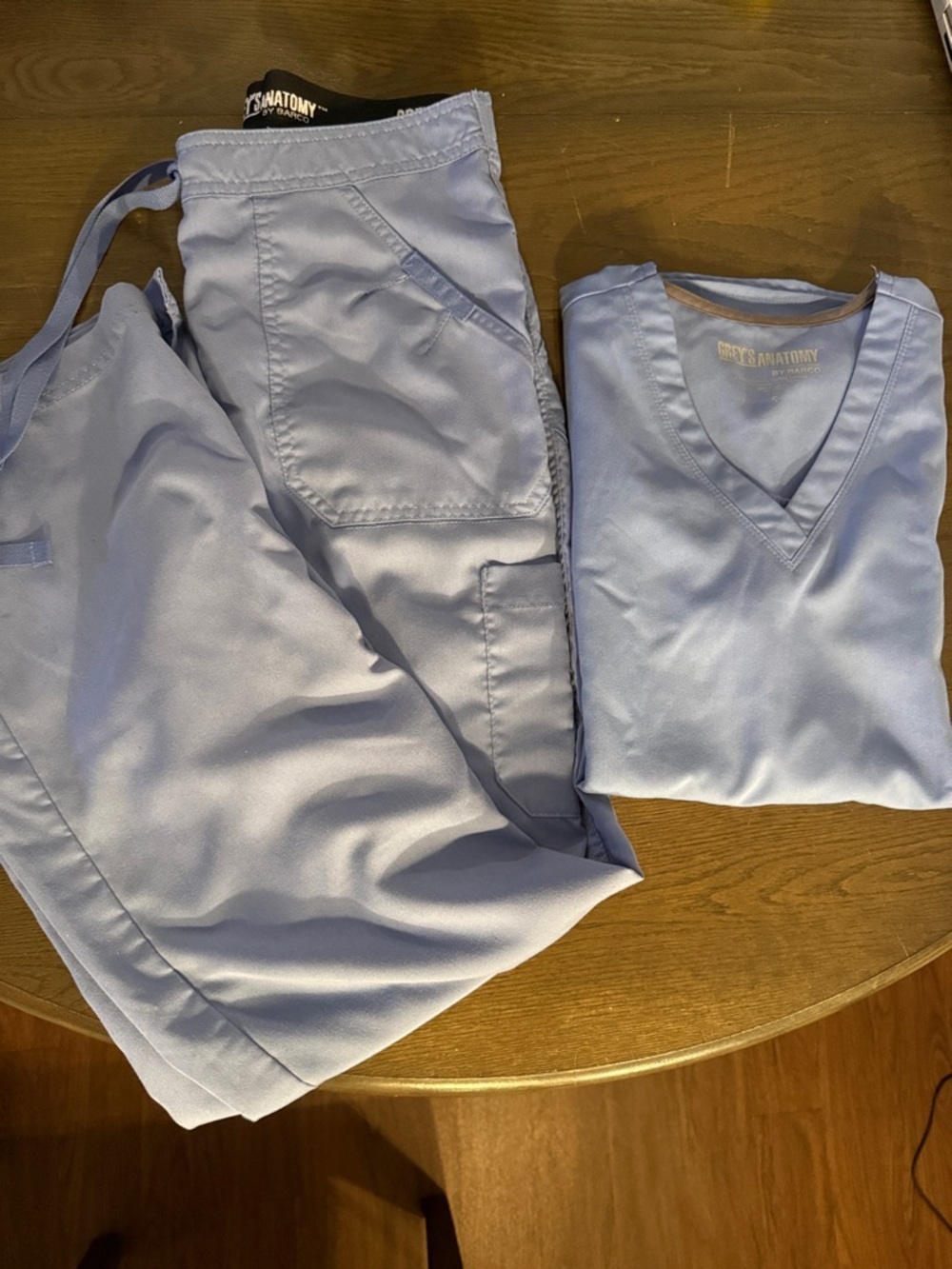 Greys Anatomy Ceil Blue Scrub Set - V-Neck (Small) Top & (XS) 4 pocket Pants